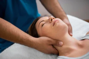 familytree_your Causes of Neck Pain and Stiffness